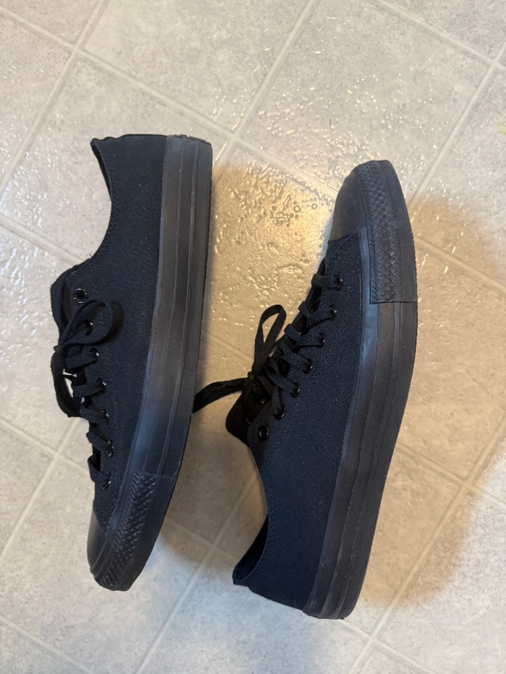 Converse all star chuck taylor black. Size men 13, women 15